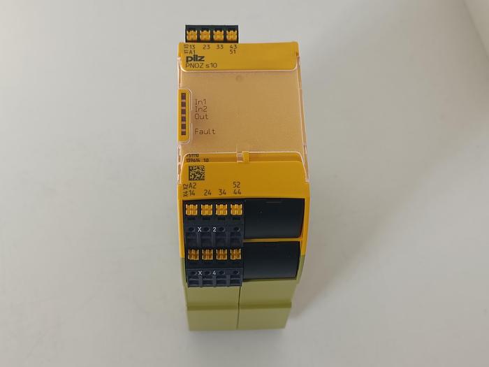Gebraucht Sicherheitsrelais, PNOZ s10, 751110, C 24 VDC, Pilz, neuwertig