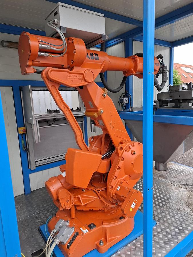 Gebraucht Komplette Bearbeitungszelle mit Roboter und …, RB4400 SC…, ABB, gebraucht