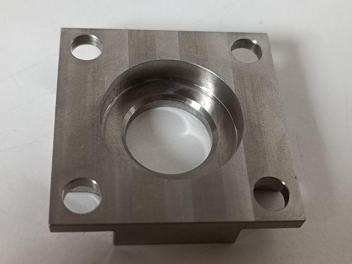 Gebraucht 6 Stück Edelstahl Teileabstützung/Halterung, 45x45x10x100mm, KMS, neuwertig -80%