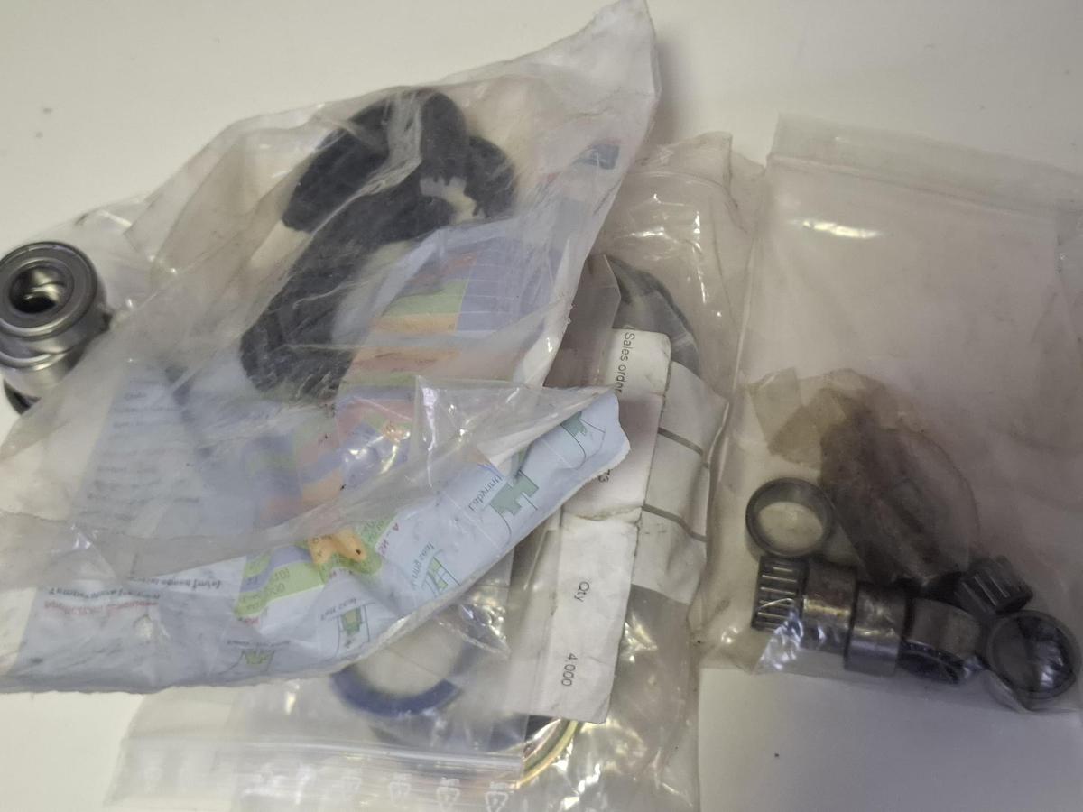 Konvolut ca. 265 Stück kleine Wälzlager, SKF, FAG, INA, , neuwertig