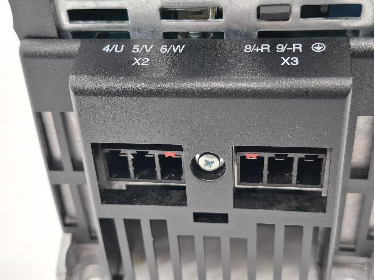 Gebraucht Frequenzumformer, nur 913 Stunden! 4KW, MDX61B0040-5A3-4-0T…., SEW, gebraucht-Top