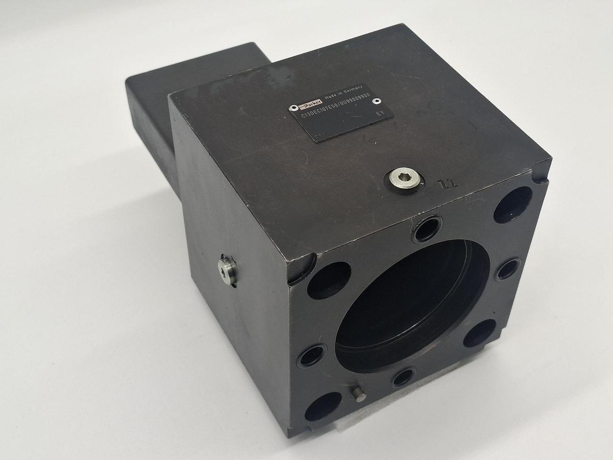 Ventilkopf für Druckgussmaschine IDRA 2500, C13DEC107E50/0U99009900, Parker, neu