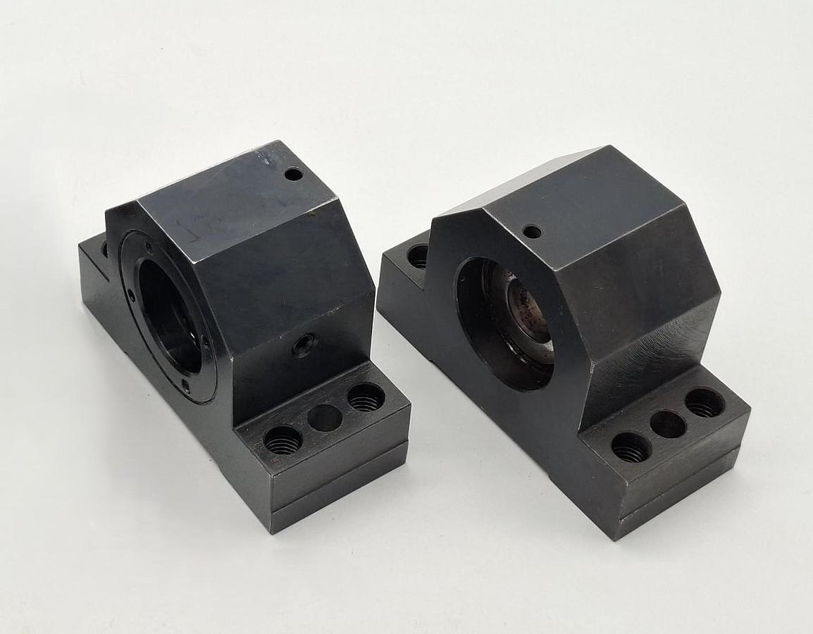 Gebraucht 2 Stück Stehlager, 1x mit und 1x ohne Wälzlager, R159112020, Rexroth, gebraucht