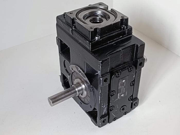 Gebraucht Getriebe zu Lenze Servomotor, GKS04-3F HBR, I=5,12, 62Nm, Lenze, gebraucht-Top