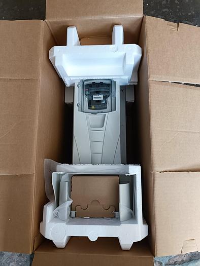 Frequenzumformer, Frequenzumrichter, 7,5KW, ACS550-01-015A-4+B055, ABB, neu