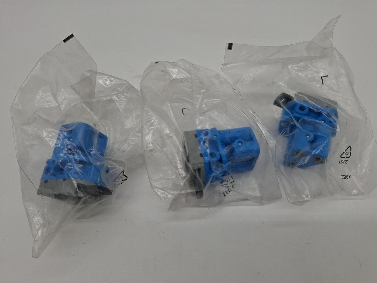 3 Stück Fronttafelventil, SV-3-M5, (6817) 013737, Festo, neu