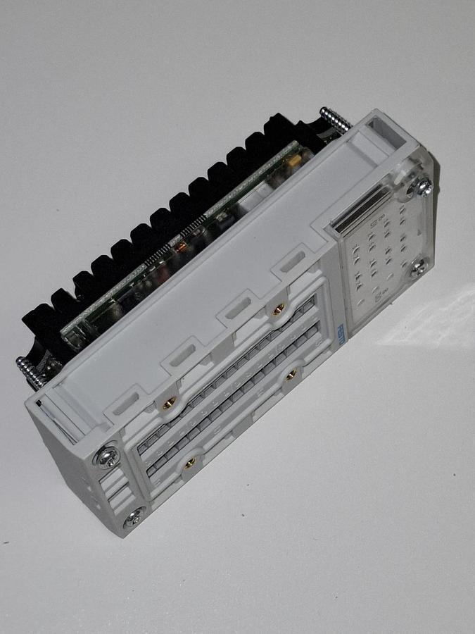 Ein und Ausgangsmodul + Anschlussblock, 526257 + 195708, Original Festo, neu