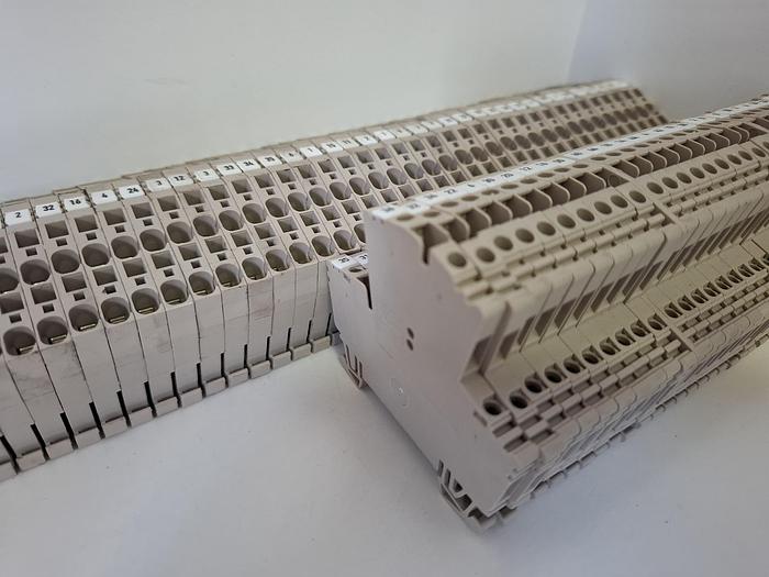 Gebraucht 1 Set=92 Stück, Reihenklenmmen + Zubehör, ZDU4-2/3AN, WDK2,5, Weidmüller, gebraucht