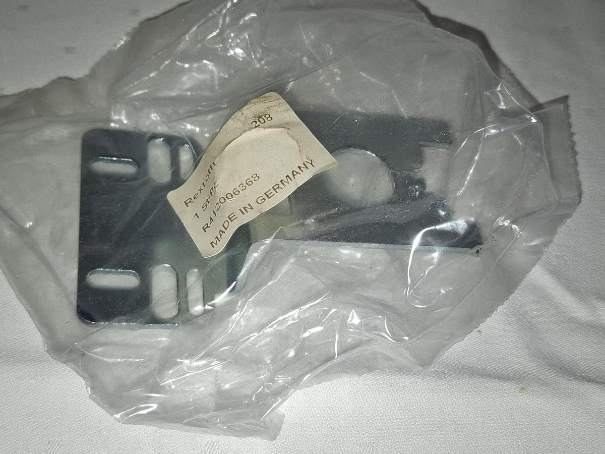 8 Stück Montagewinkel, R412006368, Rexroth, neu