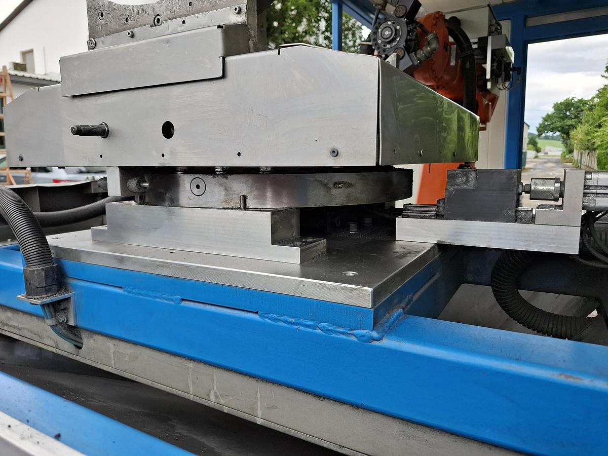 Gebraucht Komplette Bearbeitungszelle mit Roboter und …, RB4400 SC…, ABB, gebraucht