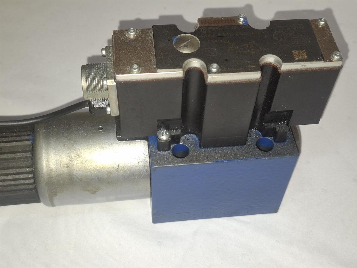 Proportional Wegeventil, R900967790, 4WREE 10 EA25-…., Rexroth, gebraucht-Top