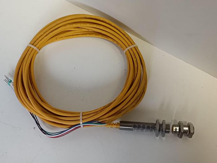 Gebraucht Sicherheitssensor + Schalter und Betätiger, 526254 + 516145, Pilz, neuwertig -40%