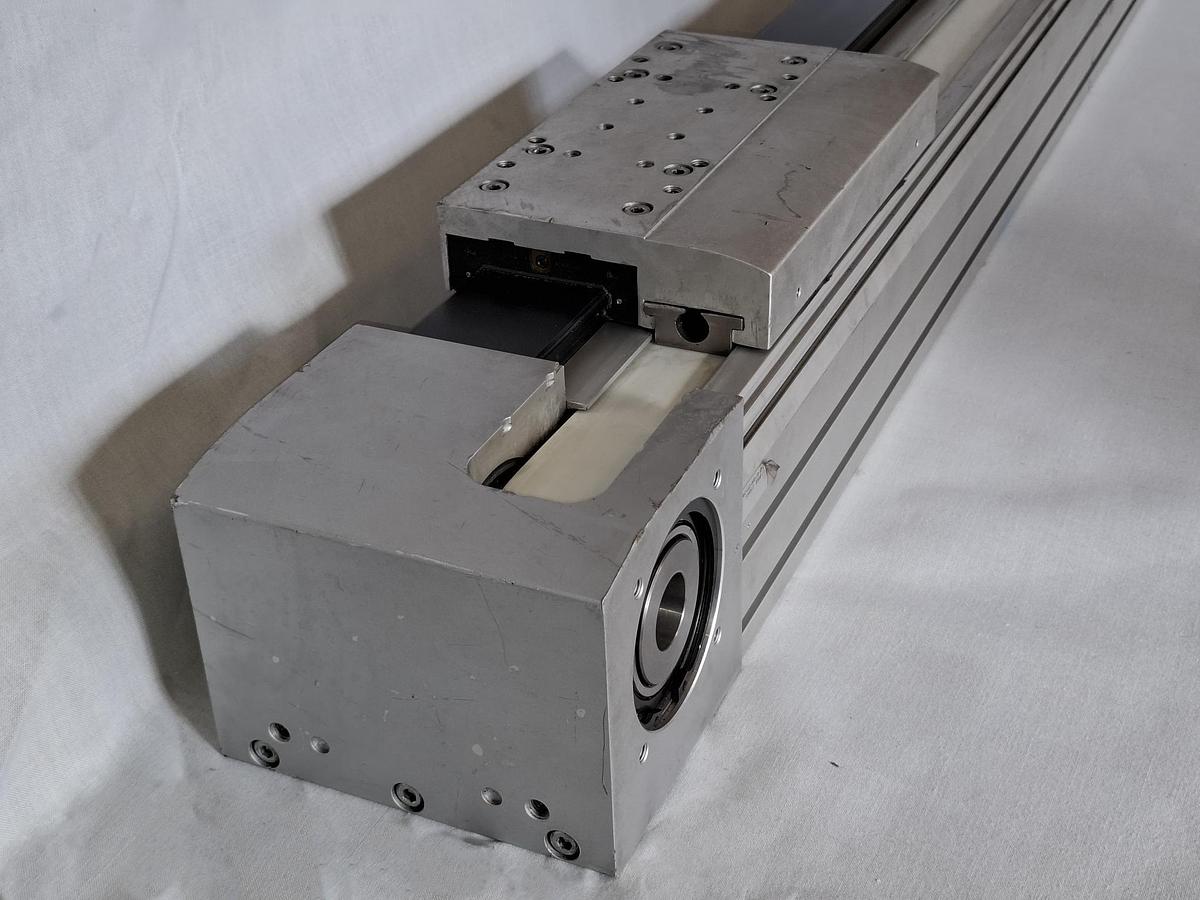 Gebraucht Linearschlitten, Zahnriemenachse, Hub 800, EGC-185-800-TB-KF-0H-CK, 556817, Festo, gebraucht