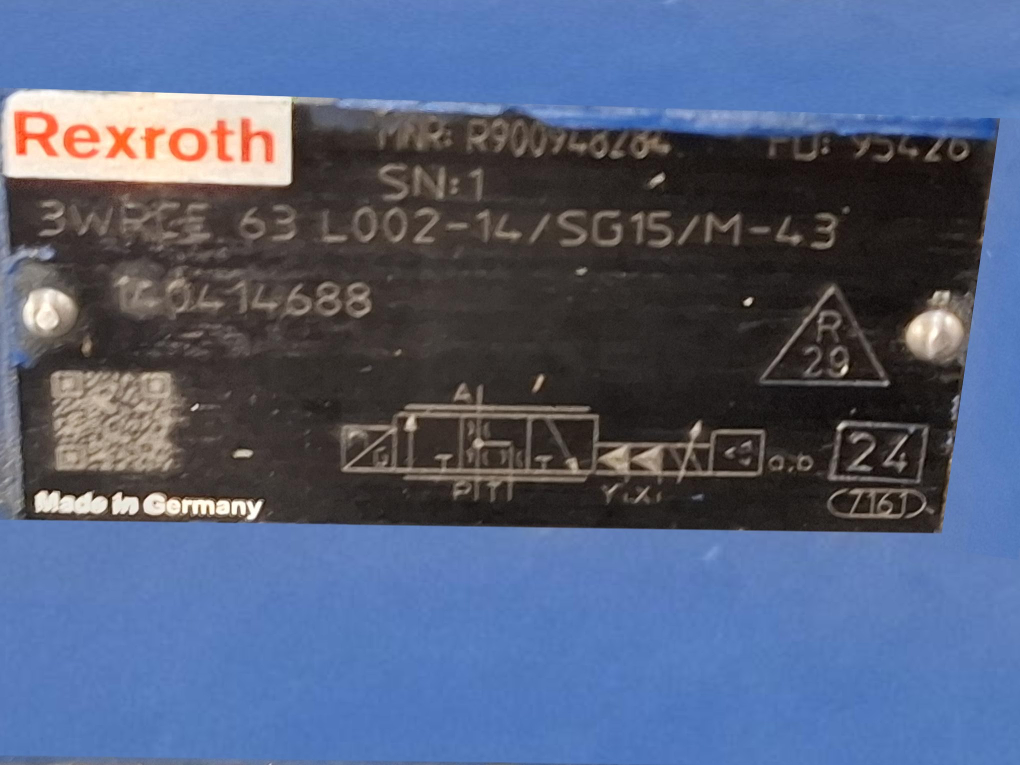 Gebraucht 3 Stück Proportionalventile + Steuergerät, R900948284 + VT-HNC100-2…, Rexroth, gebraucht