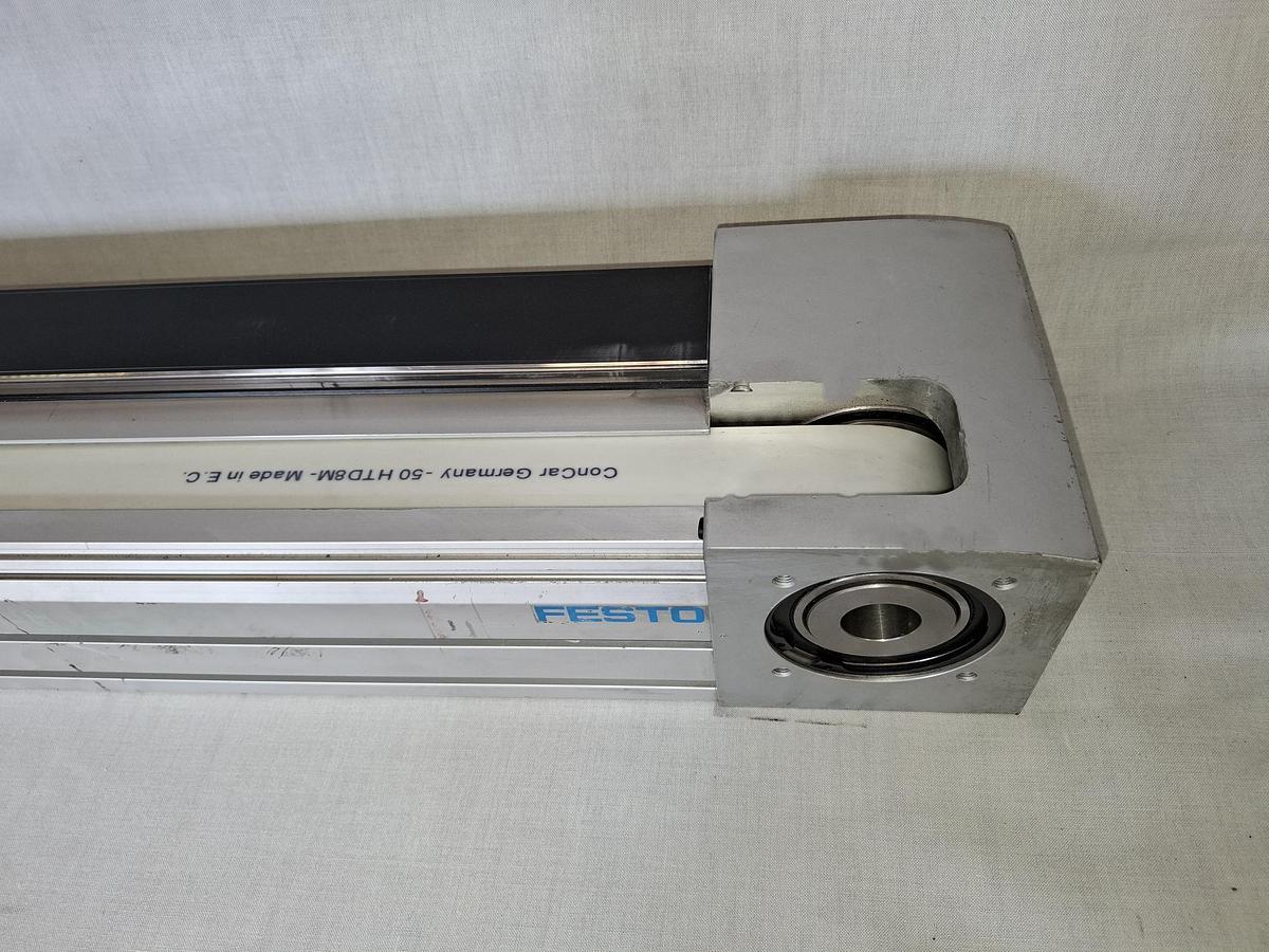 Gebraucht Linearschlitten, Zahnriemenachse, Hub 800, EGC-185-800-TB-KF-0H-CK, 556817, Festo, gebraucht