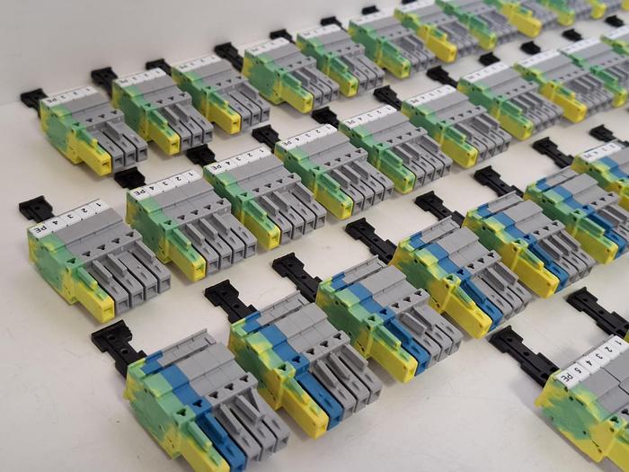 82 Stück Stecker zu Reihenklemmen PTTP 2,5, PP-H2,5/…., Phönix, neuwertig