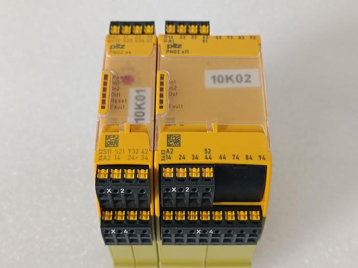 Gebraucht 2 Stück Sicherheitsrelais verbunden, Pnoz s4 + PNOZ s11, Pilz, gebraucht-Top