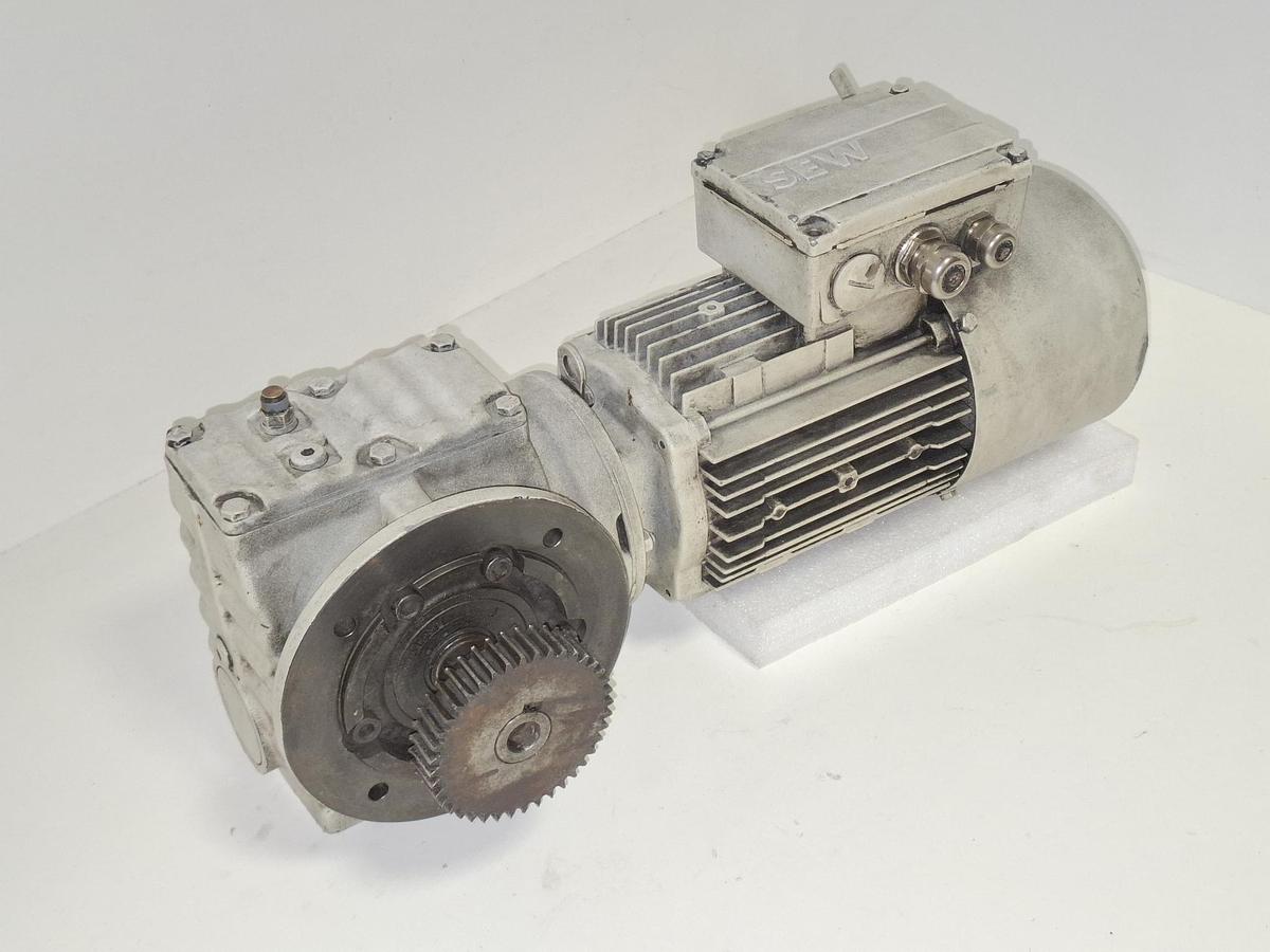 Gebraucht Getriebemotor, 126 rpm, SF47 DT80K4/BMG/HR/TF, SEW, gebraucht-Funktionszusicherung