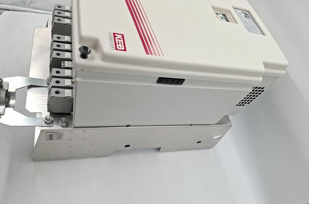Gebraucht Frequenzumformer F4, 45KW, 21.F4.COR-3420/2 2, KEB, gebraucht