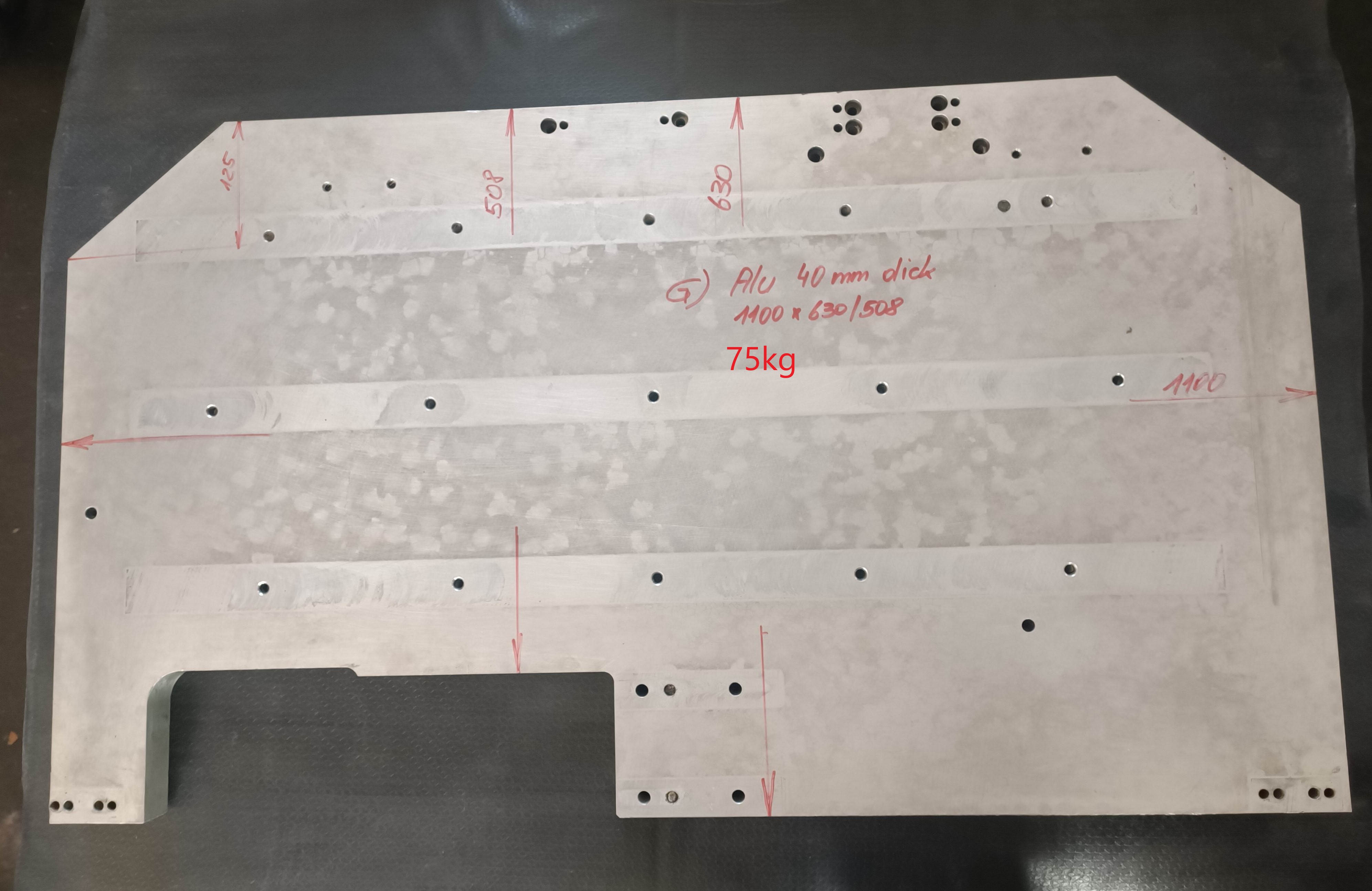 Gebraucht Gerade Aluminiumplatte, Konstruktionsalu, 40mm dick, 1100x630/508x40mm, 75kg , gebraucht
