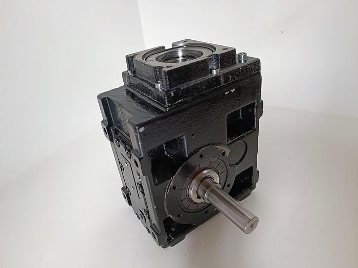 Gebraucht Getriebe zu Lenze Servomotor, GKS04-3F HBR, I=5,12, 62Nm, Lenze, gebraucht-Top