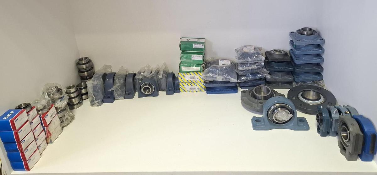 Konvolut 70 Stück Lagergehäuse und Wälzlager, SKF, SNR, INA… , neuwertig
