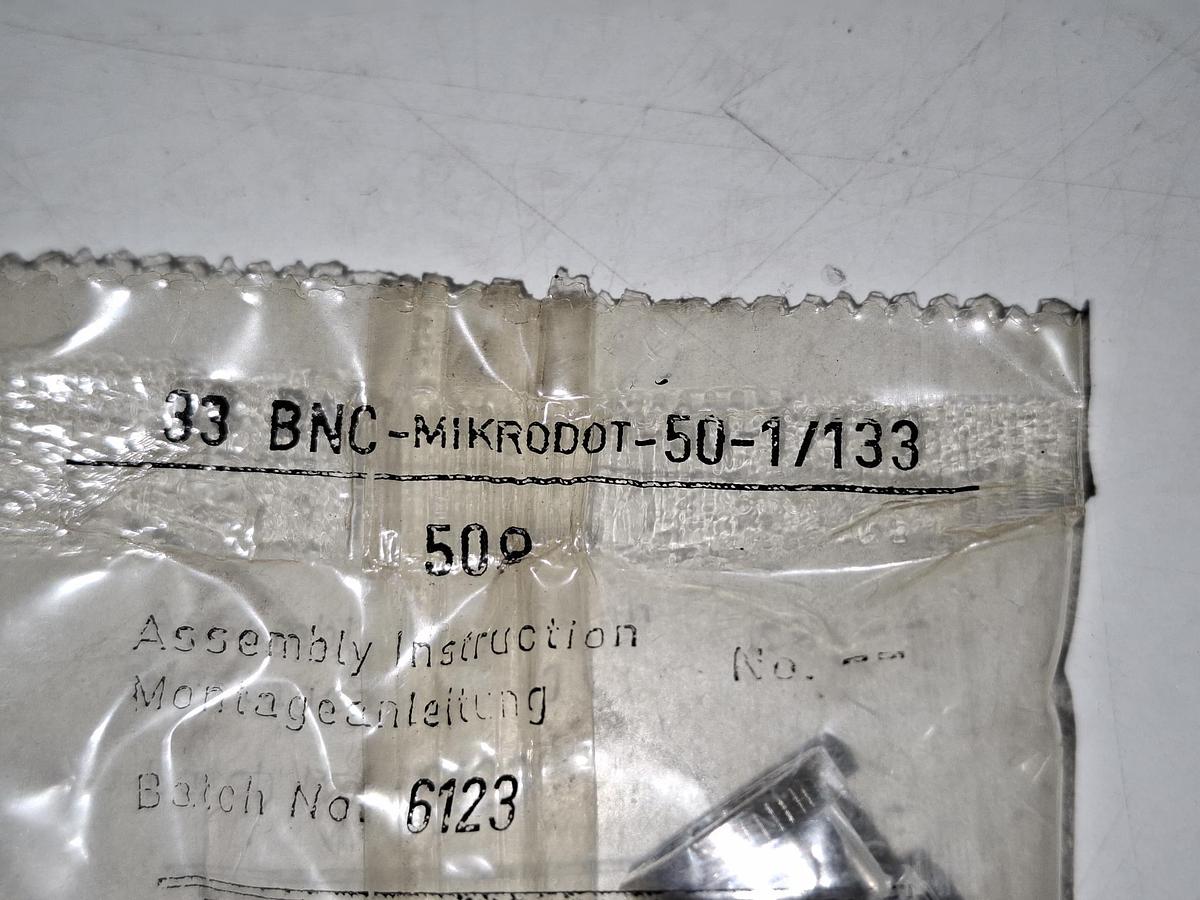 1 Stück Stecker, 33 BNC-Mikrodot-50-1/133, Suhner, neu