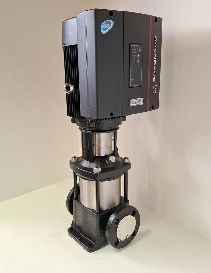 Druckerhöhungspumpe mit Frequenzumformer, CRE15-03 A-F-A-E-HQQE, Grundfos, neu
