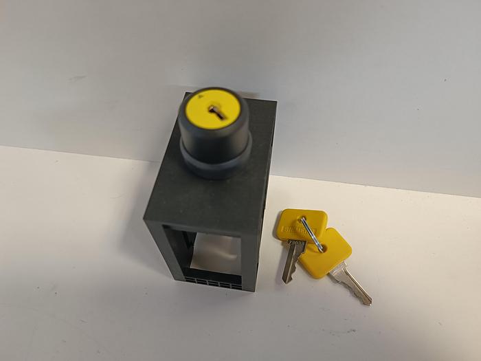 Gebraucht Schlüsselschalter mit Rahmen, SIRIUS 3SU1, 3SU1400…., Siemens, neu