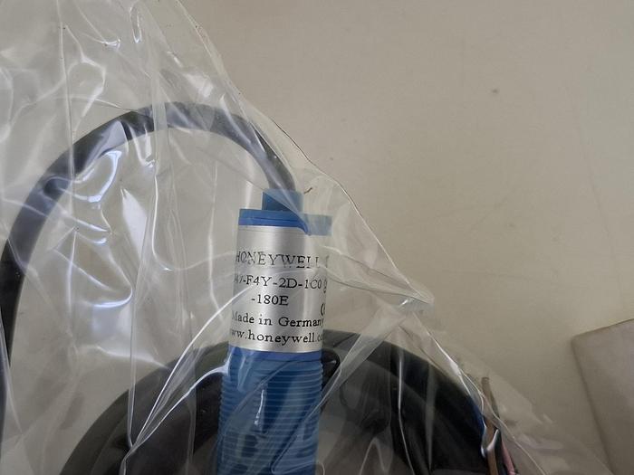 Ultraschall Näherungssensor 947-F4Y-2D-1C0-180E, Honeywell, neuwertig