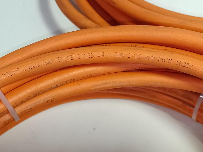 Gebraucht 5 Stück Servomotorleitungen inkl. Industriestecker, 4G1,5+(2x1,5C), Berger Lahr, gebraucht-Top