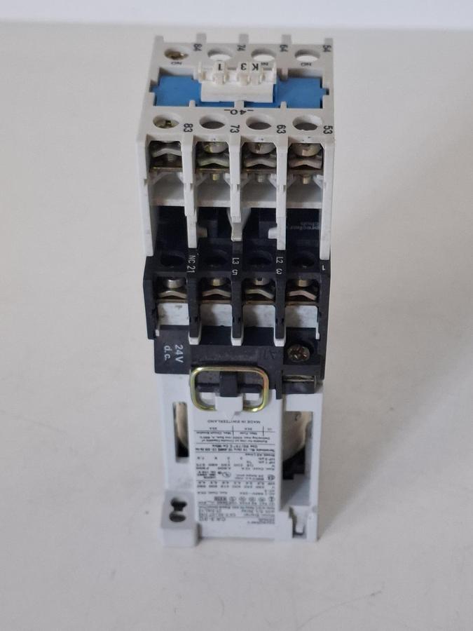 Gebraucht 3 Stück Schütz mit Hilfskontakt, CA3-9C + CS3-P, Sprecher & Schuh, gebraucht