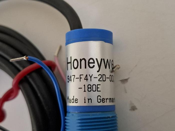 Gebraucht Ultraschall Näherungssensor 947-F4Y-2D-001-180E, Honeywell, neuwertig
