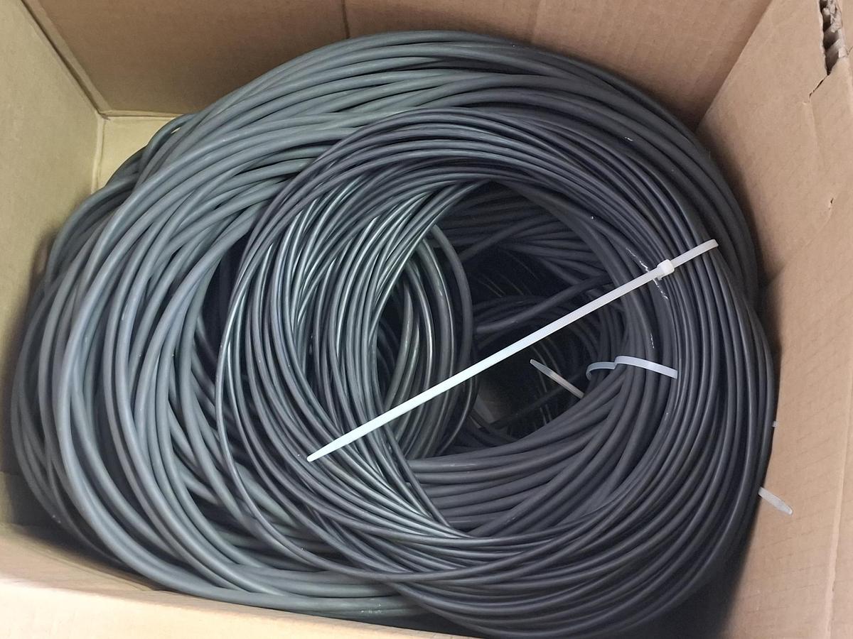 Ca. 100 kg, ca 240 verschiedene Positionen an O Ringen, meist NBR70 , neu