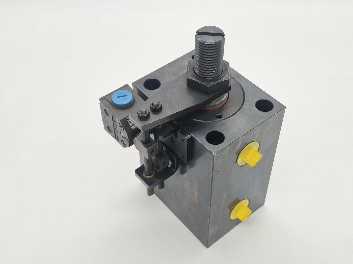 Blockzylinder mit Balluff Endschalter, Hub 30mm, Kolben D63mm, BZ 500.63/40.02.204.030 2.R.V, Merkle, neu