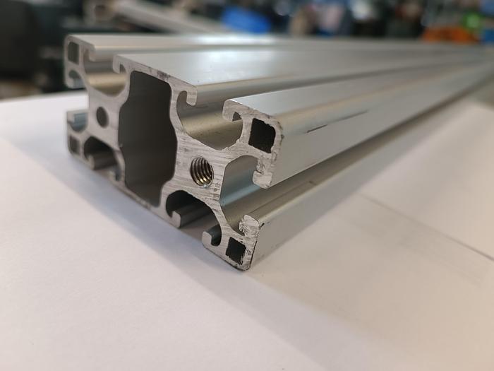 Gebraucht 43,5m Aluminiumprofil zum Sensationspreis €17/m excl., Nut 8mm, 40 x 80mm , gebraucht