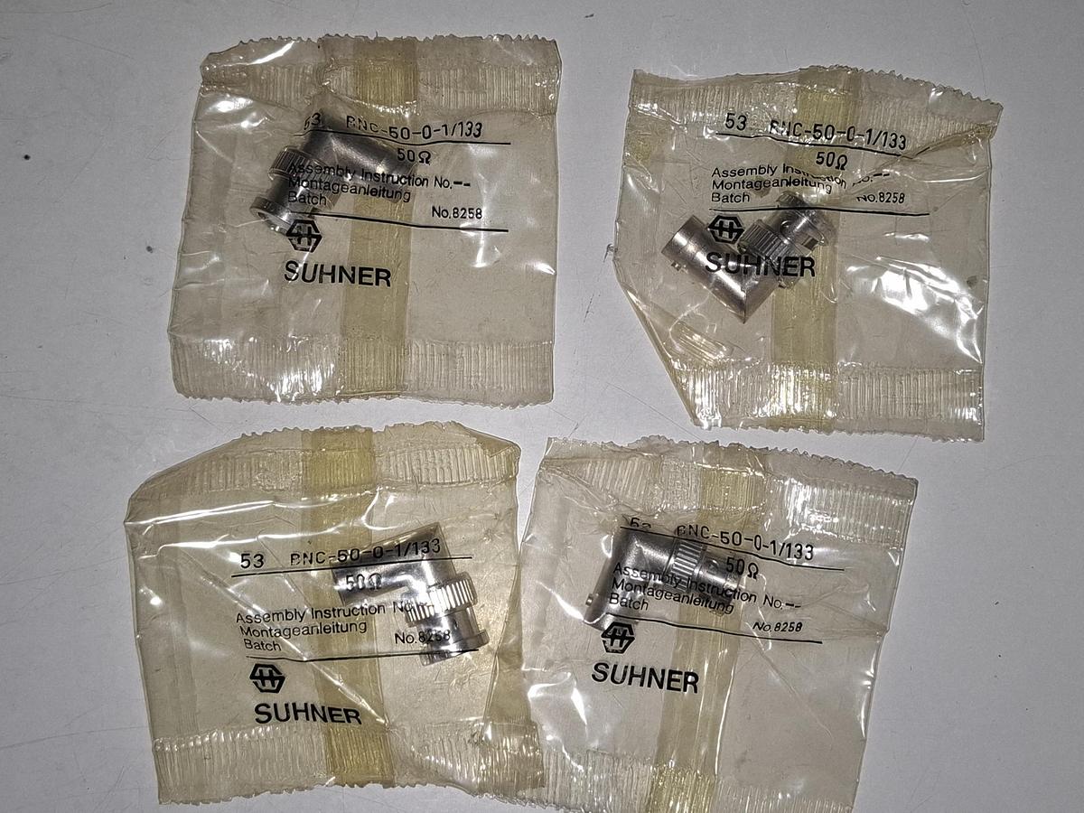 4 Stück Koaxialsteckverbinder, 53 BNC-50-0-1/133, Suhner, neu