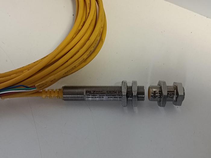 Gebraucht Sicherheitssensor + Schalter und Betätiger, 526254 + 516145, Pilz, neuwertig -40%