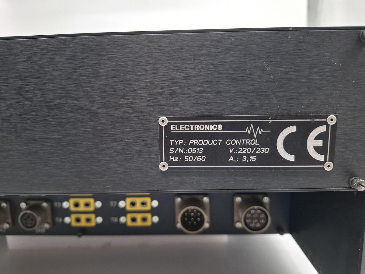 Gebraucht 3 Steuerungen + 4 Industrie Bildschirme, Product control + …, Electronics GmbH, gebraucht