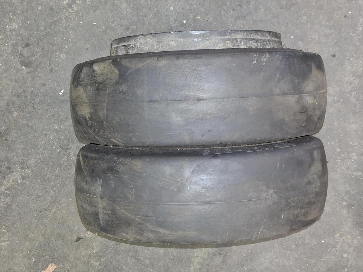 Zwillingsreifen für Tieflader, 405/130-305, , neuwertig