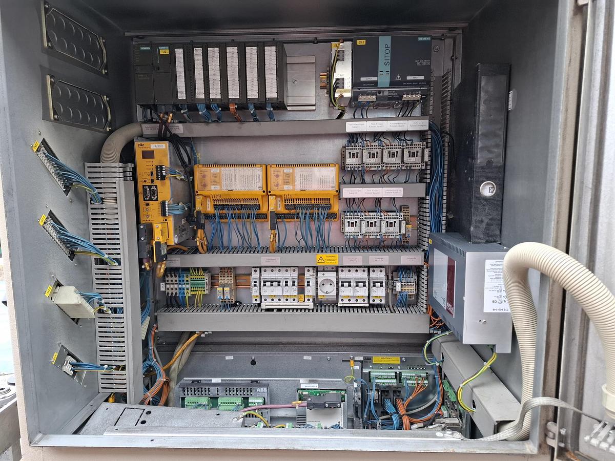 Gebraucht Komplette Bearbeitungszelle mit Roboter und …, RB4400 SC…, ABB, gebraucht