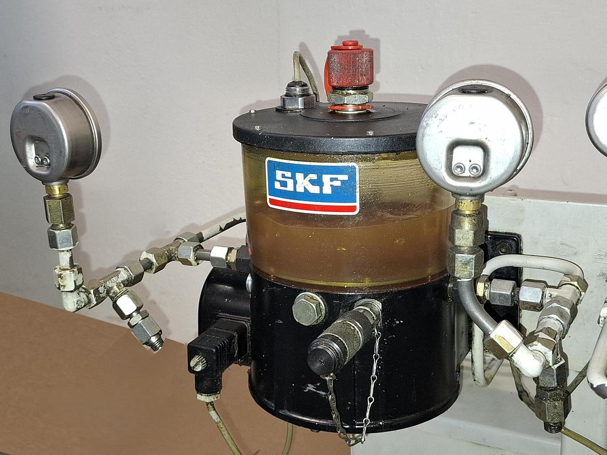 Gebraucht Zentrale Öl- und Fettschmieranlage, MFE5-BW30 + KFG1-5W2 Vogel, gebraucht