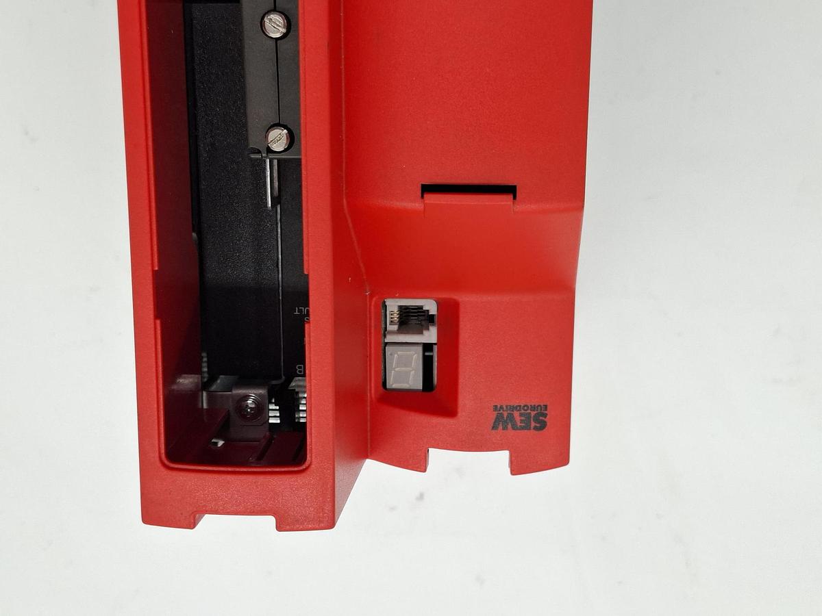 Gebraucht Frequenzumformer, nur 913 Stunden! 4KW, MDX61B0040-5A3-4-0T…., SEW, gebraucht-Top