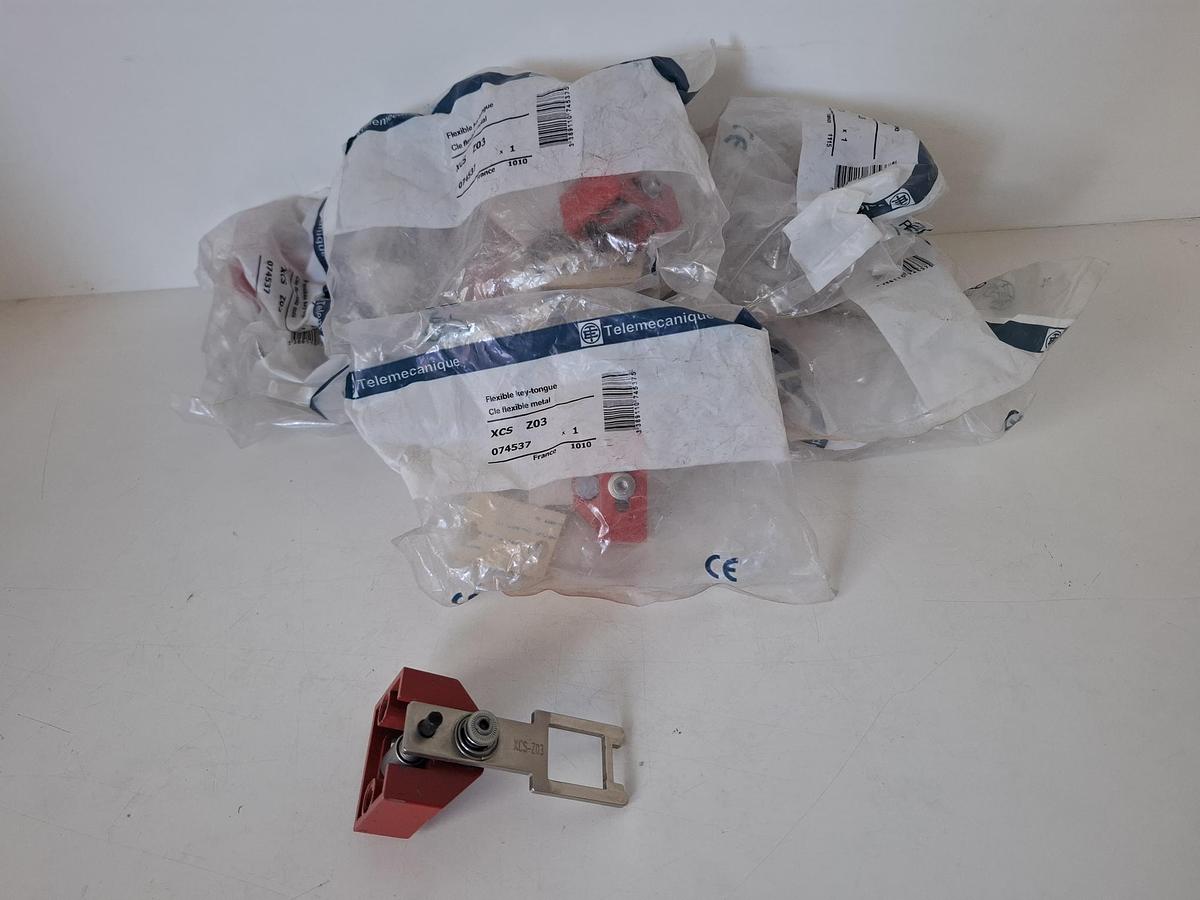 5 Stück Betätiger für Positionsschalter, XCS Z03, Telemechanique, neu