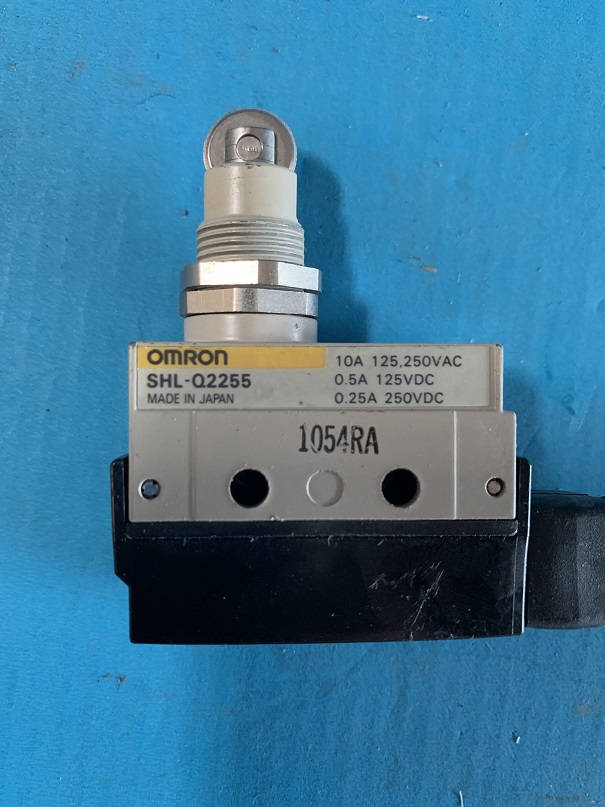 Used Omron Snap Action Limit Switch Roller Plunger SHL-Q2255
