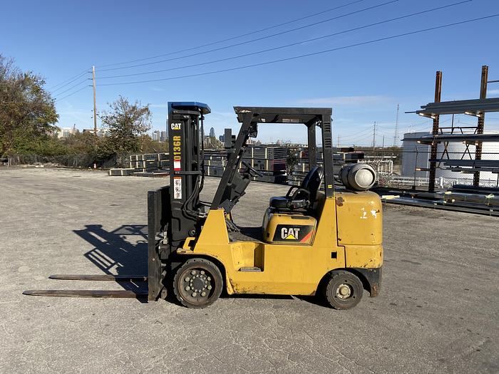 Used 8,000 POUND CATERPILLAR FORKLIFT MODEL GC40KS MFG. 2015