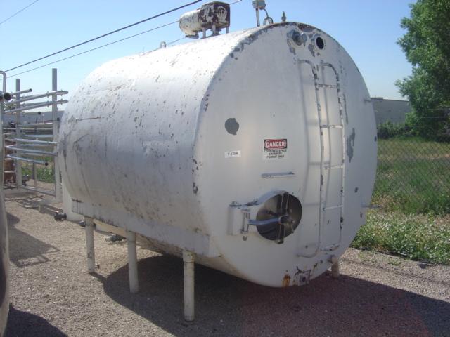 Refurbished 3000 GALLON AGITATED STORAGE TANK.  MOJONNIER MODEL 111 SERIAL 08