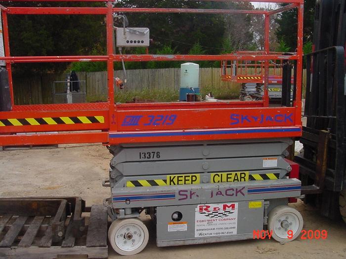 1998 SKYJACK 3219