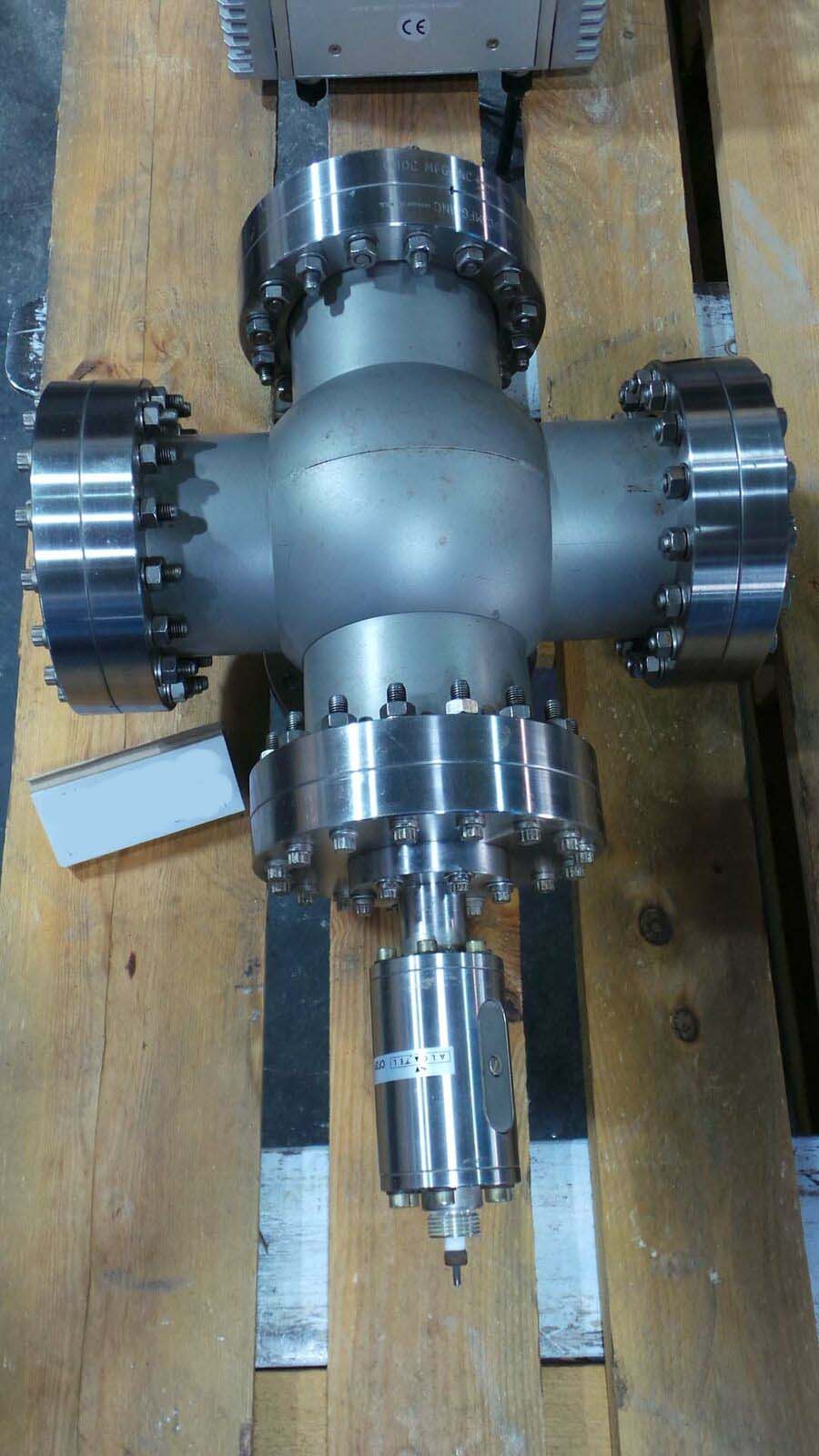 Used MDC-MFG Inc MDC-MFG MDC-MFG Inc, 5 Way Flange / With Alcatel CF2P High Cacuum Cold Cathode /