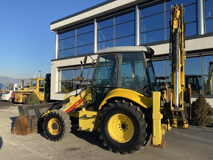 Usato 2006 NEW HOLLAND LB110 B 4PT